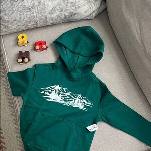 Old navy hoodie and Maple Landmark Name Trains